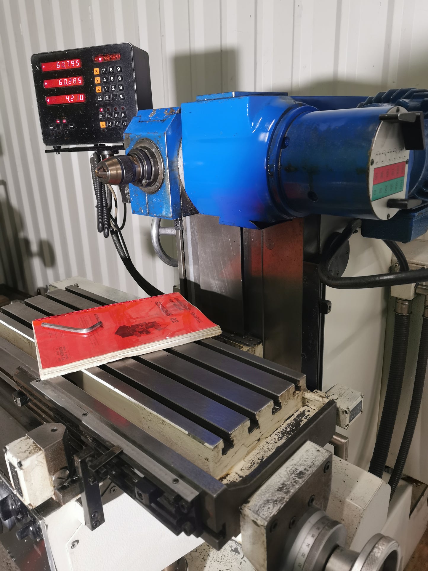 Schaublin 22 Präzisions Universal Fräsmaschine