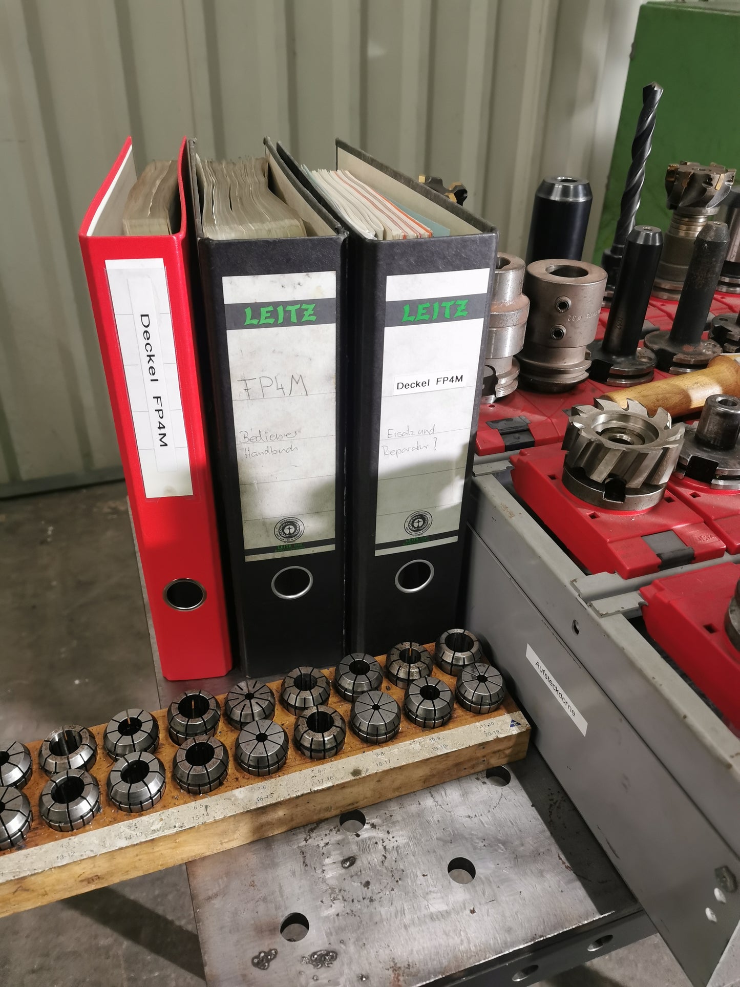 Deckel FP4MK Werkzeug Fräsmaschine mit viel Zubehör