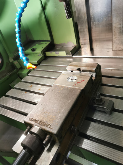 Deckel FP4MK Werkzeug Fräsmaschine mit viel Zubehör