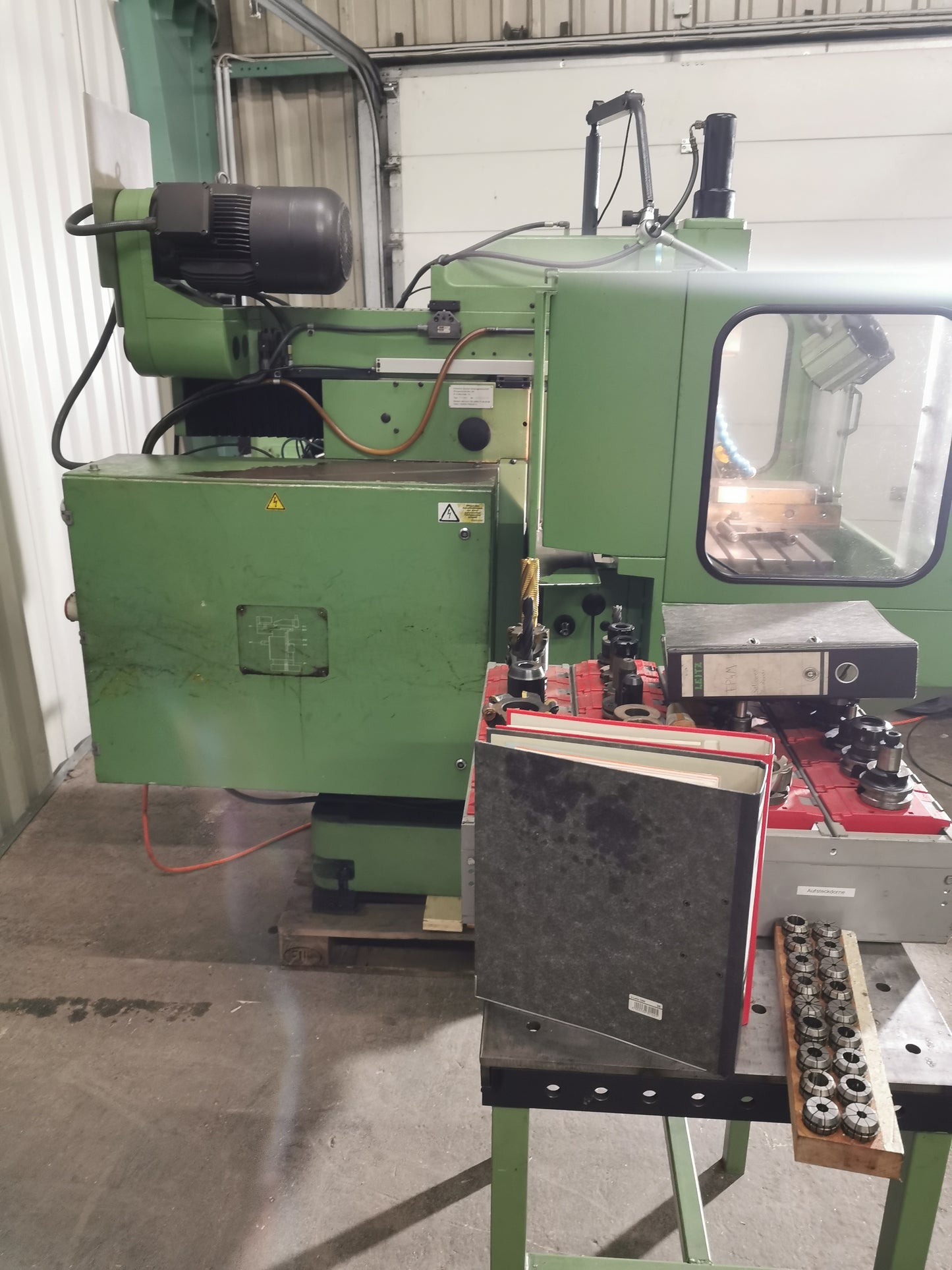 Deckel FP4MK Werkzeug Fräsmaschine mit viel Zubehör