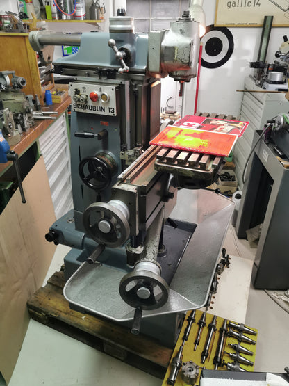Schaublin 13 Präzisions Fräsmaschine mit Zubehör
