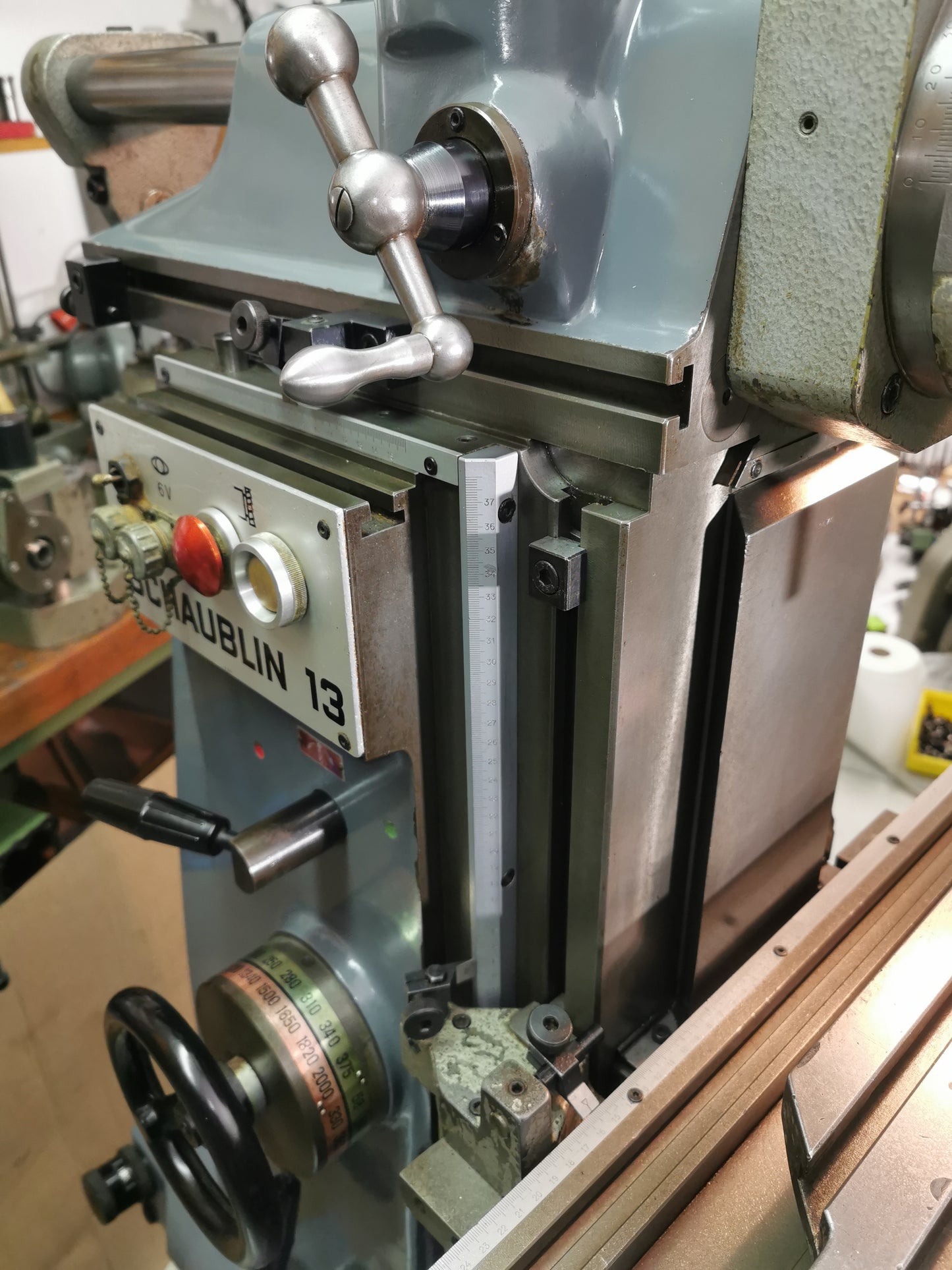Schaublin 13 Präzisions Fräsmaschine mit Zubehör