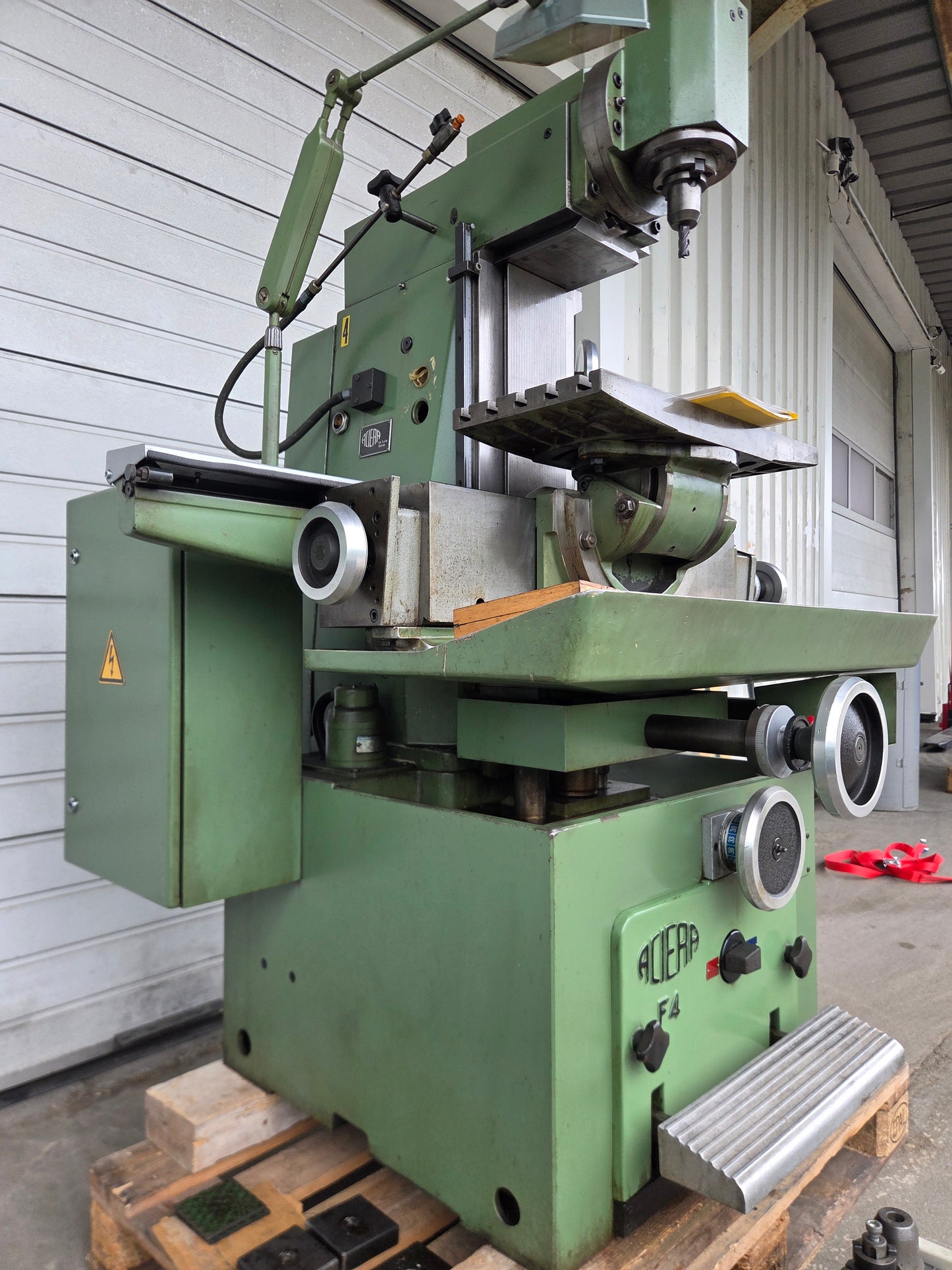 Aciera F4 Präzisions Universal Fräsmaschine