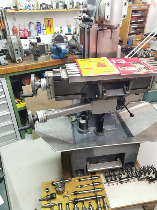 Schaublin 13 Präzisions Fräsmaschine mit Zubehör