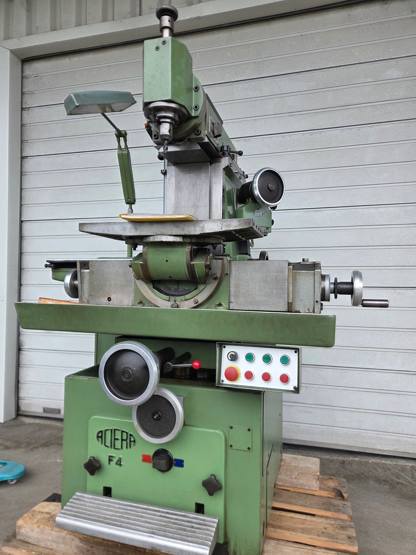 Aciera F4 Präzisions Universal Fräsmaschine