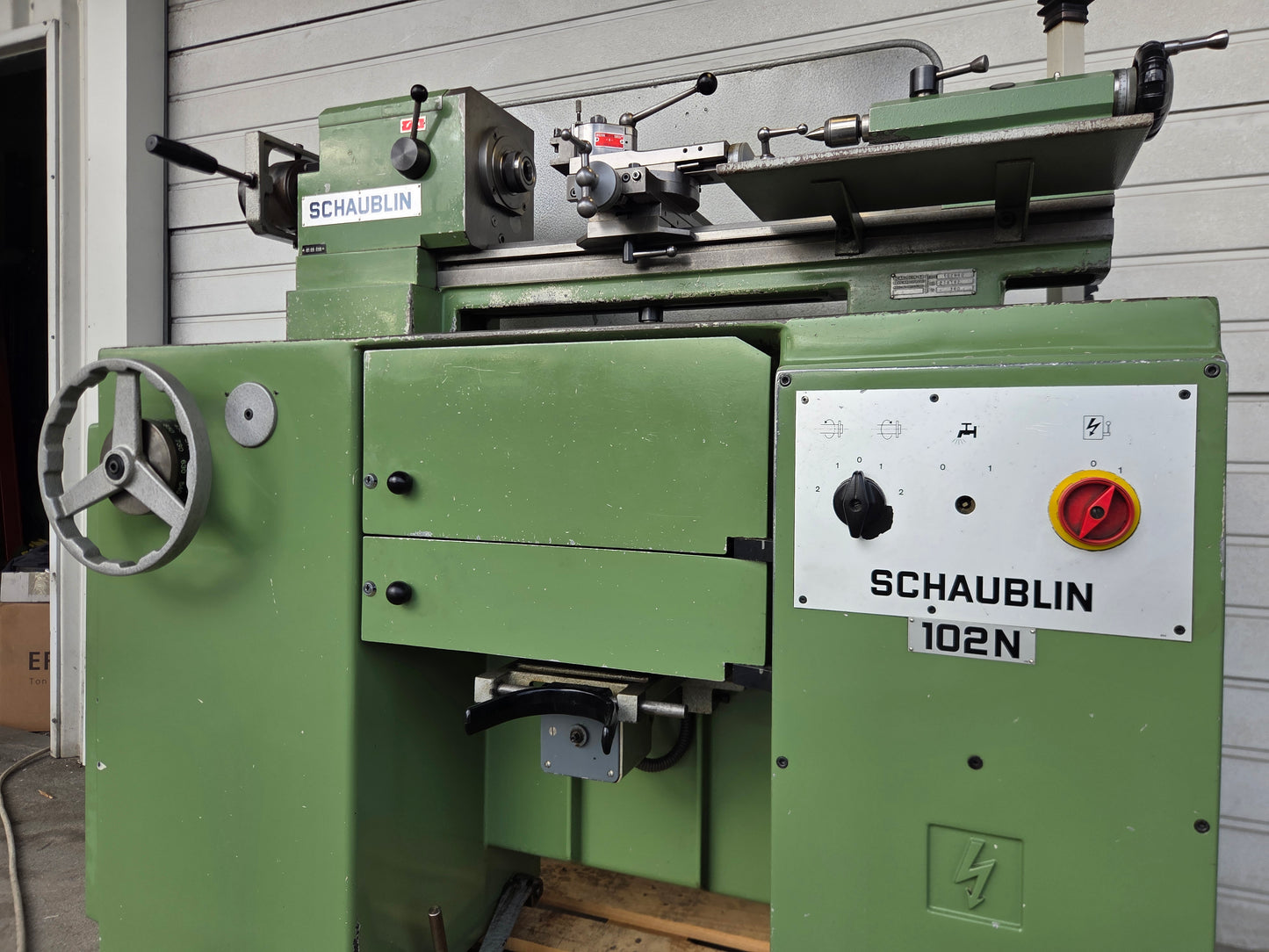 Schaublin 102 N80 Präzisions Drehmaschine mit Zubehör