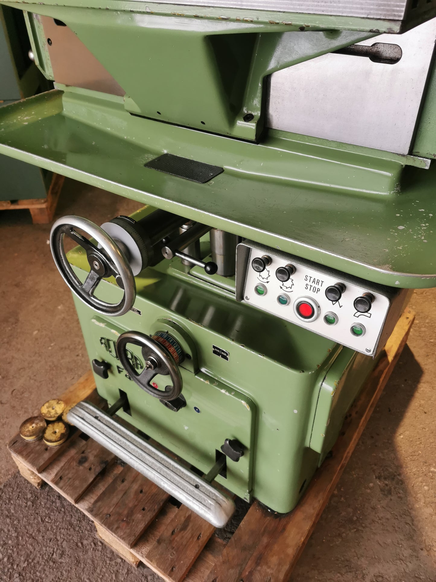 Aciera F4 Präzisions Universal Werkzeugfräsmaschine