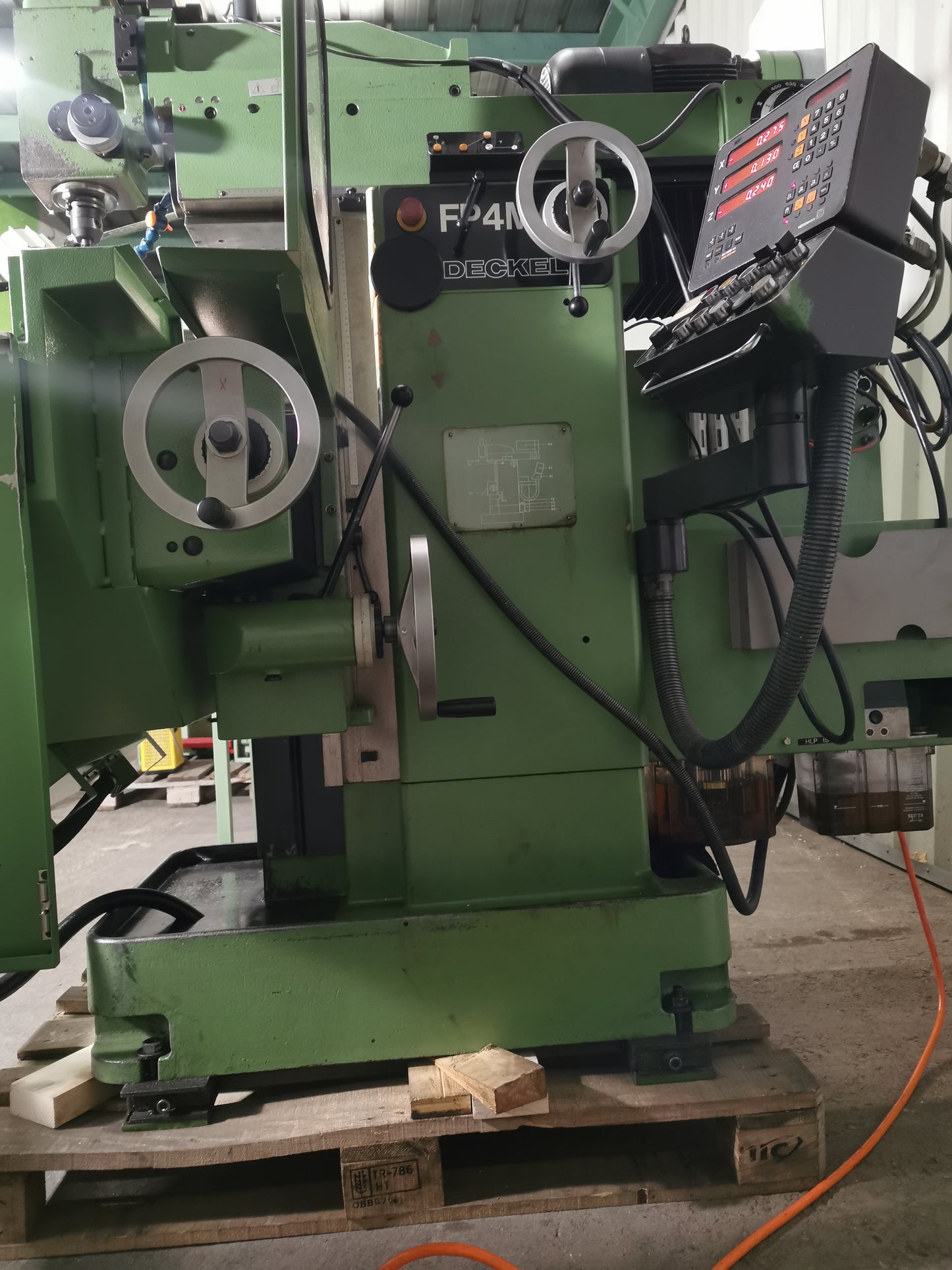 Deckel FP4MK Werkzeug Fräsmaschine mit viel Zubehör