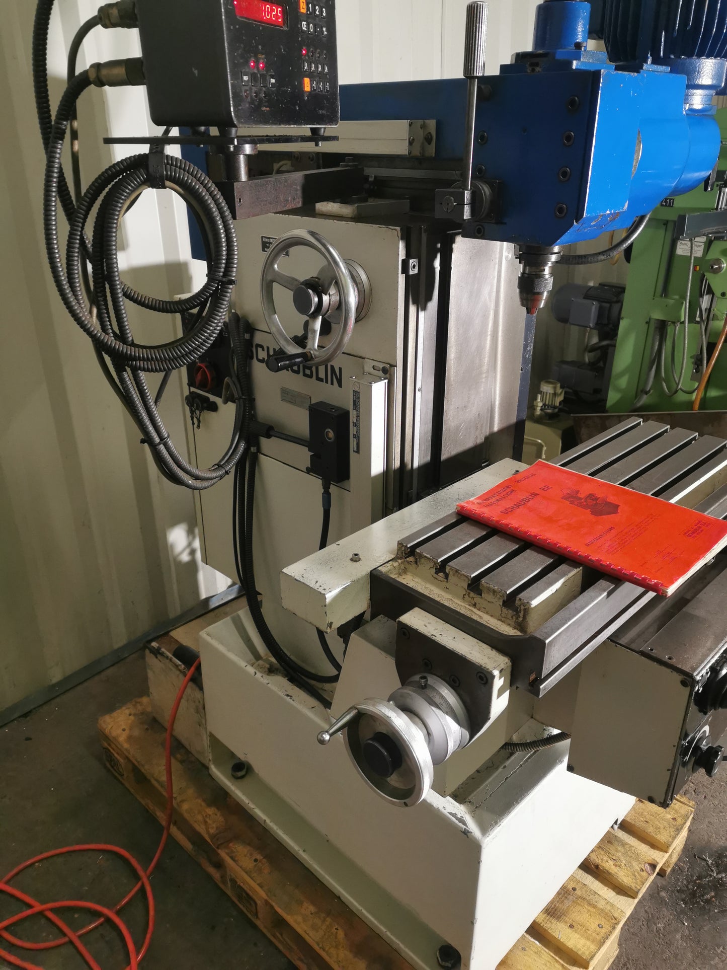 Schaublin 22 Präzisions Universal Fräsmaschine