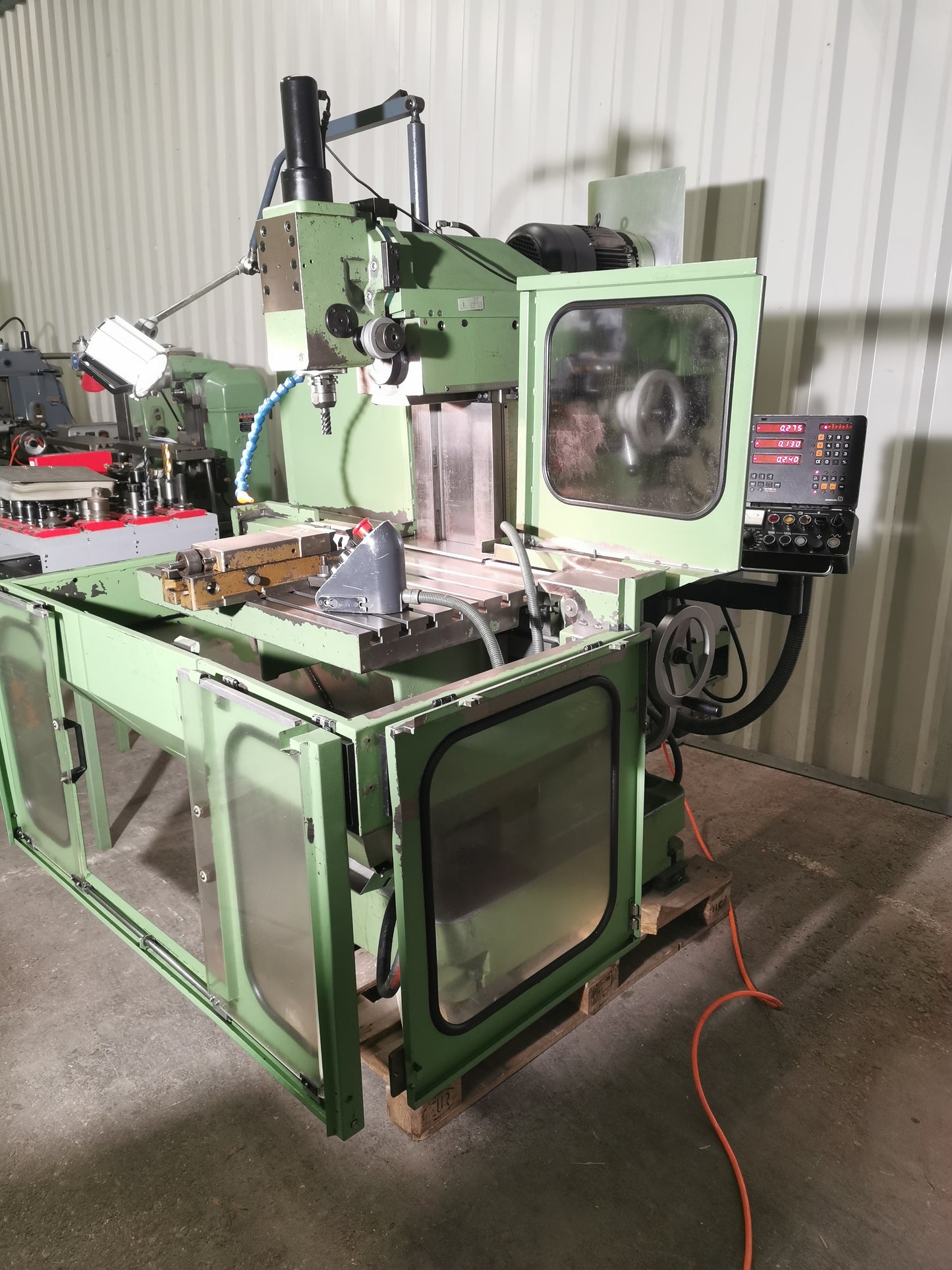 Deckel FP4MK Werkzeug Fräsmaschine mit viel Zubehör
