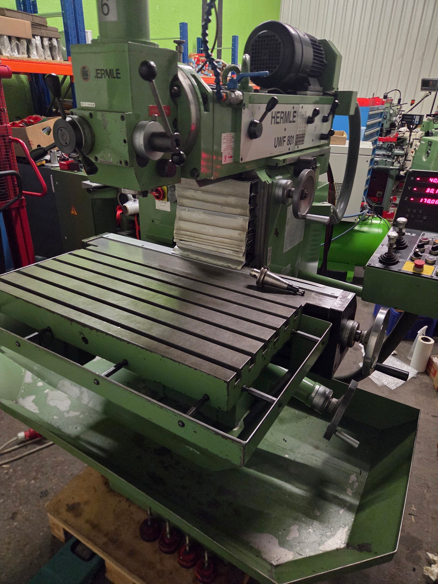 Hermle UWF801 Fräsmaschine