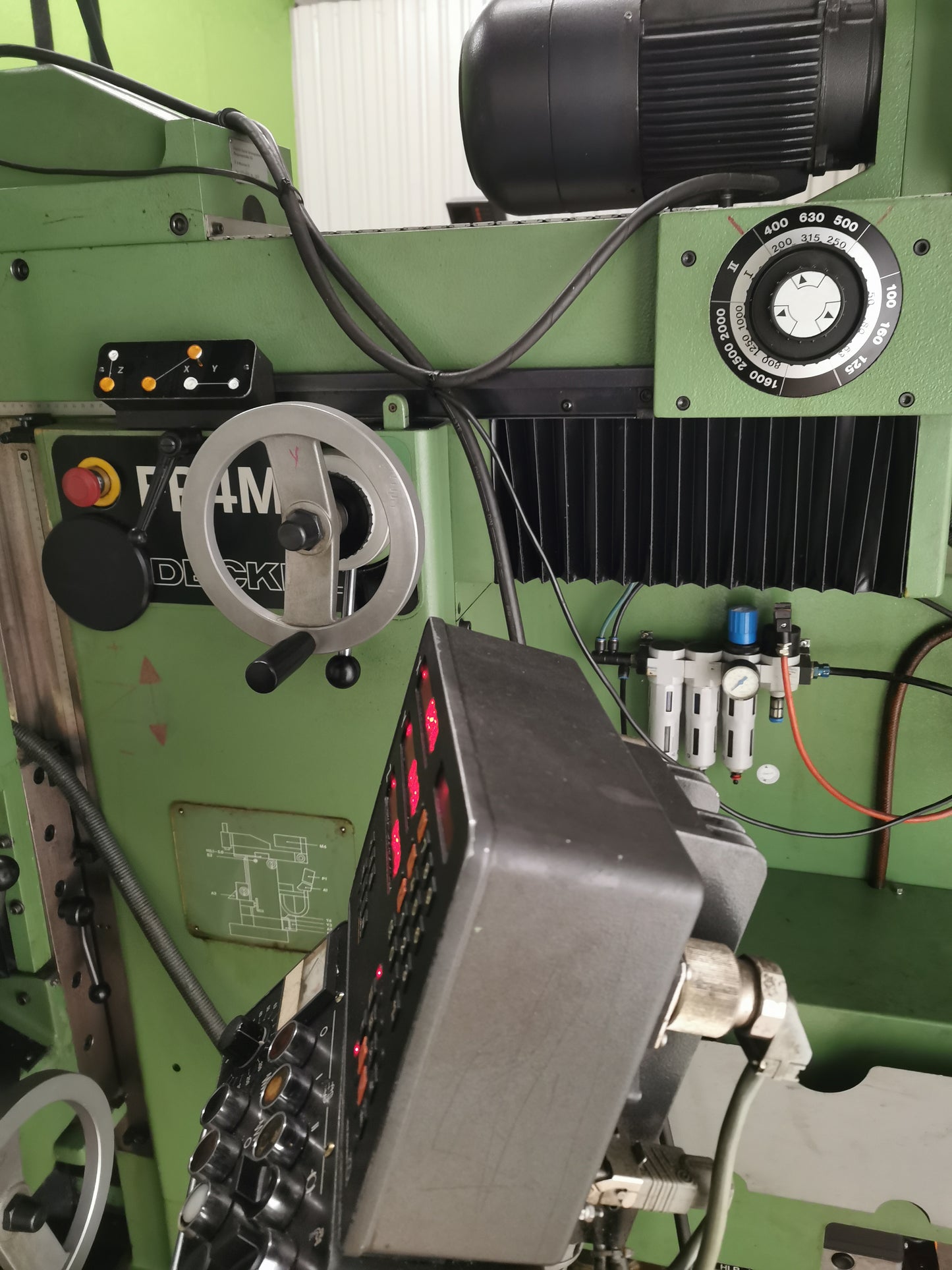 Deckel FP4MK Werkzeug Fräsmaschine mit viel Zubehör