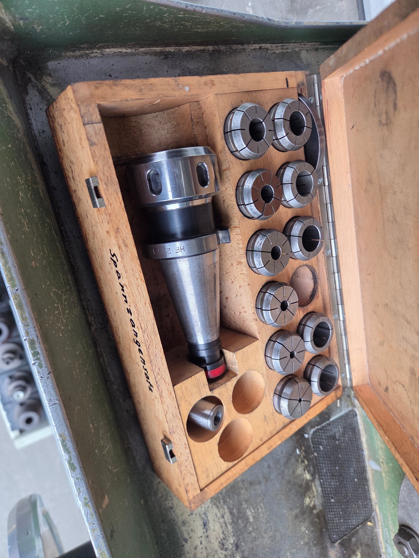 Aciera F4 Präzisions Universal Fräsmaschine