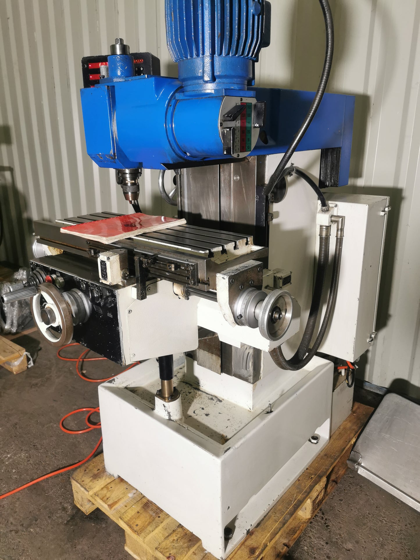 Schaublin 22 Präzisions Universal Fräsmaschine
