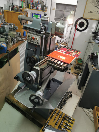 Schaublin 13 Präzisions Fräsmaschine mit Zubehör