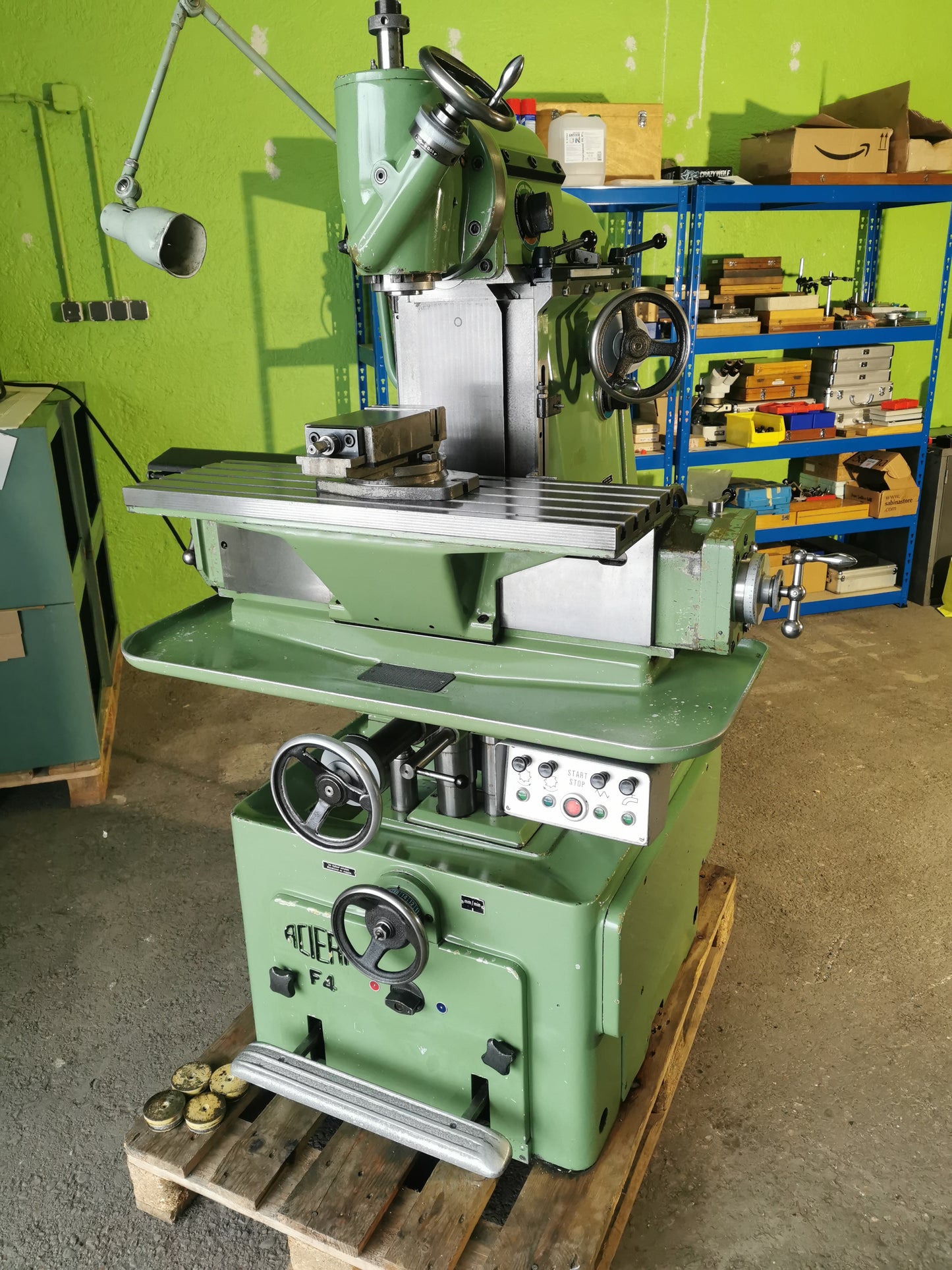 Aciera F4 Präzisions Universal Werkzeugfräsmaschine