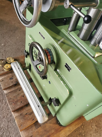 Aciera F4 Präzisions Universal Werkzeugfräsmaschine