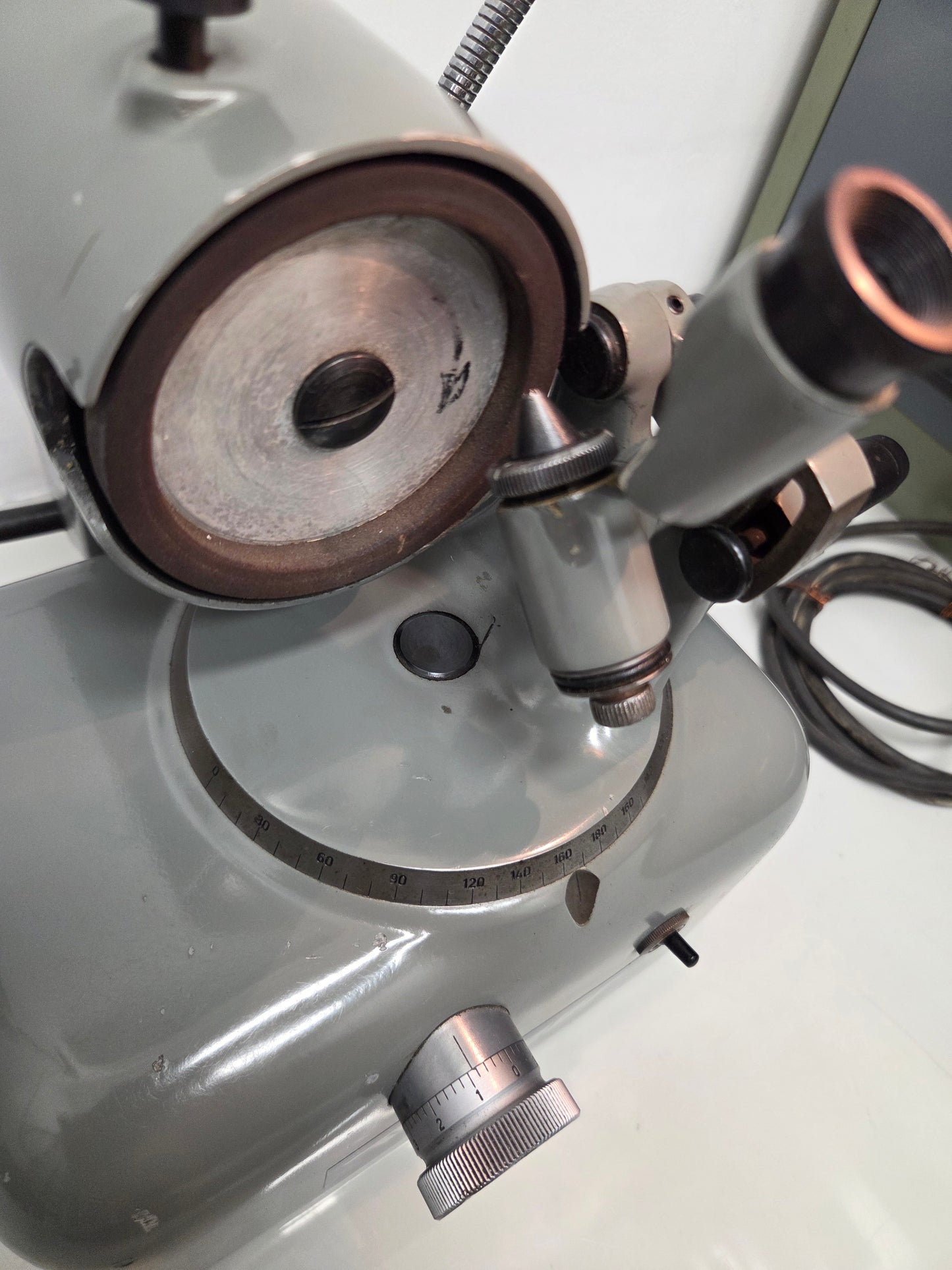 Meteor KBS-3 Präzisions Bohrerschleifmaschine