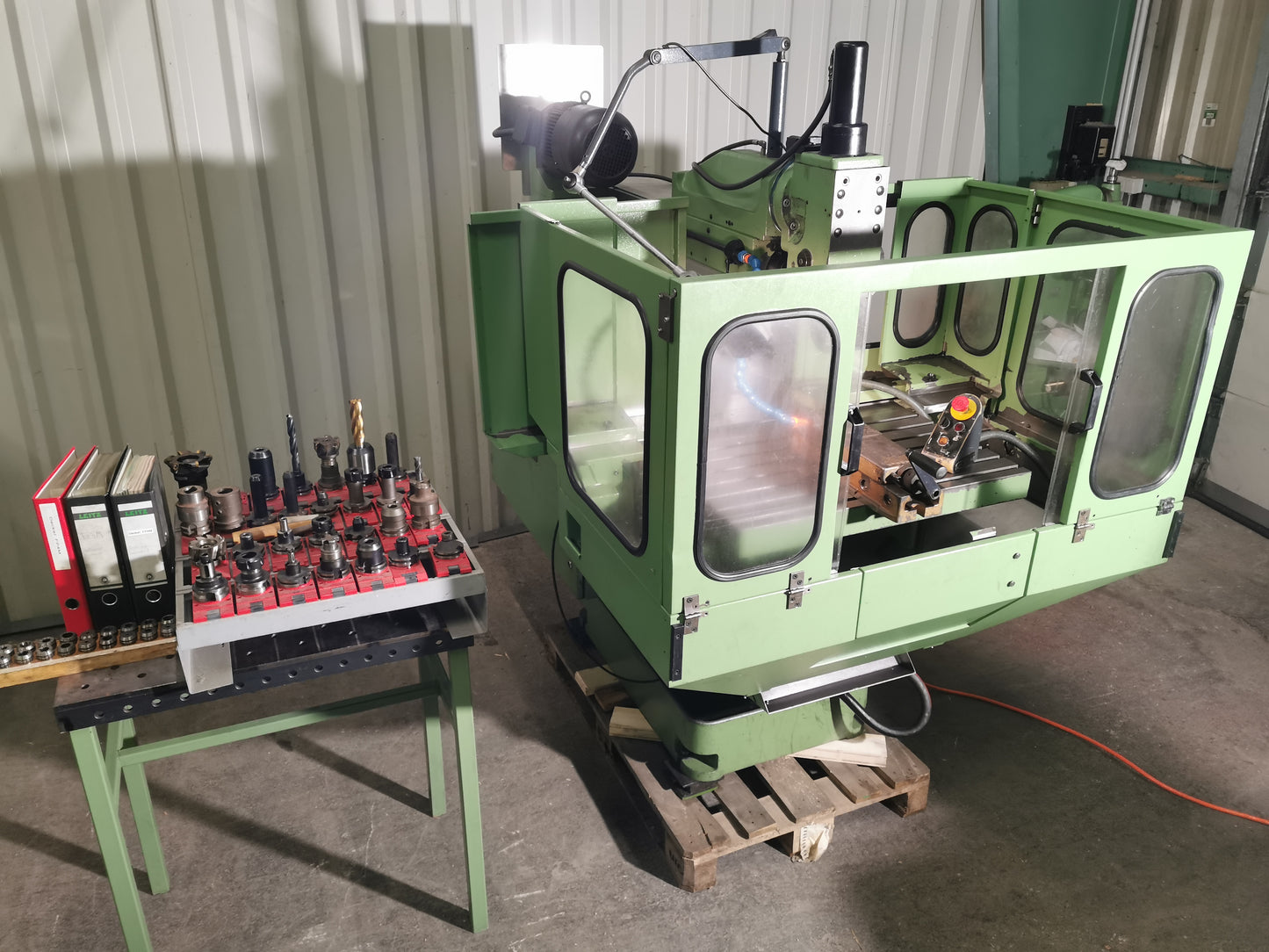 Deckel FP4MK Werkzeug Fräsmaschine mit viel Zubehör
