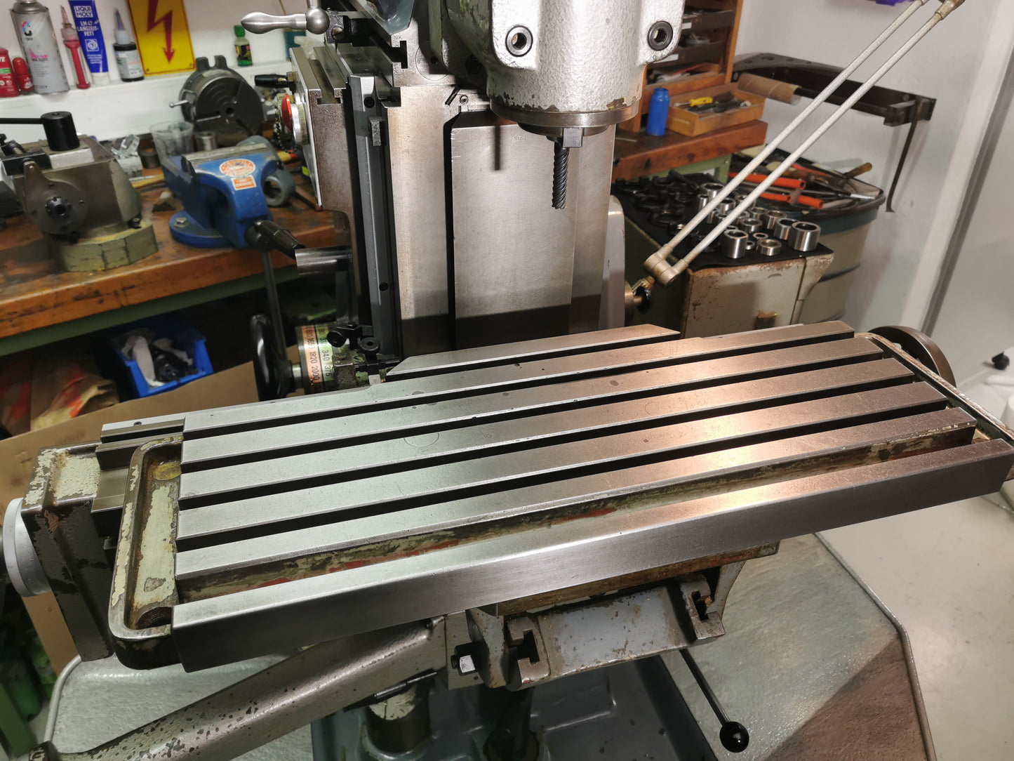 Schaublin 13 Präzisions Fräsmaschine mit Zubehör