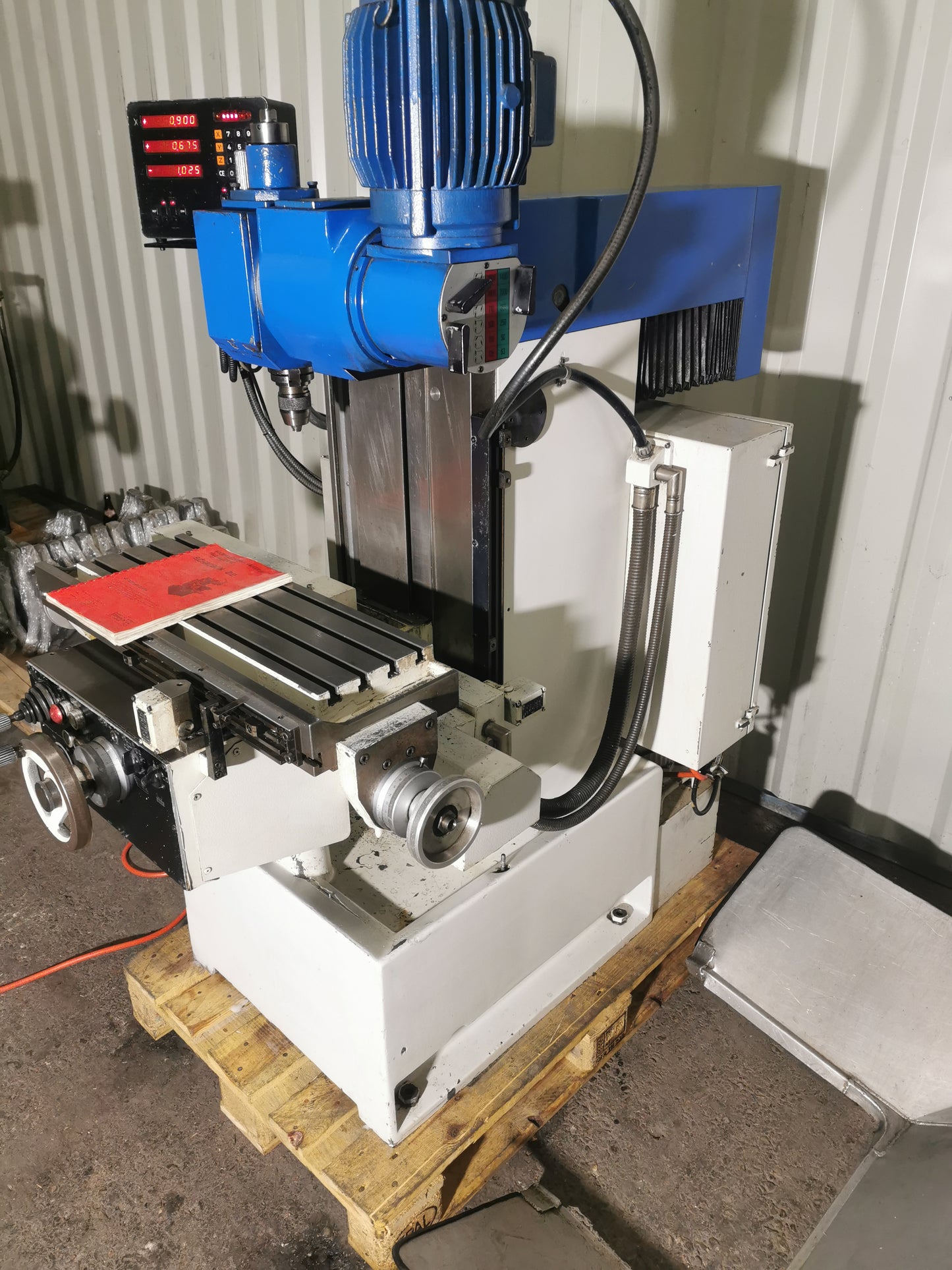 Schaublin 22 Präzisions Universal Fräsmaschine