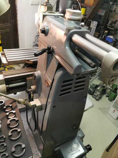 Schaublin 13 Präzisions Fräsmaschine mit Zubehör