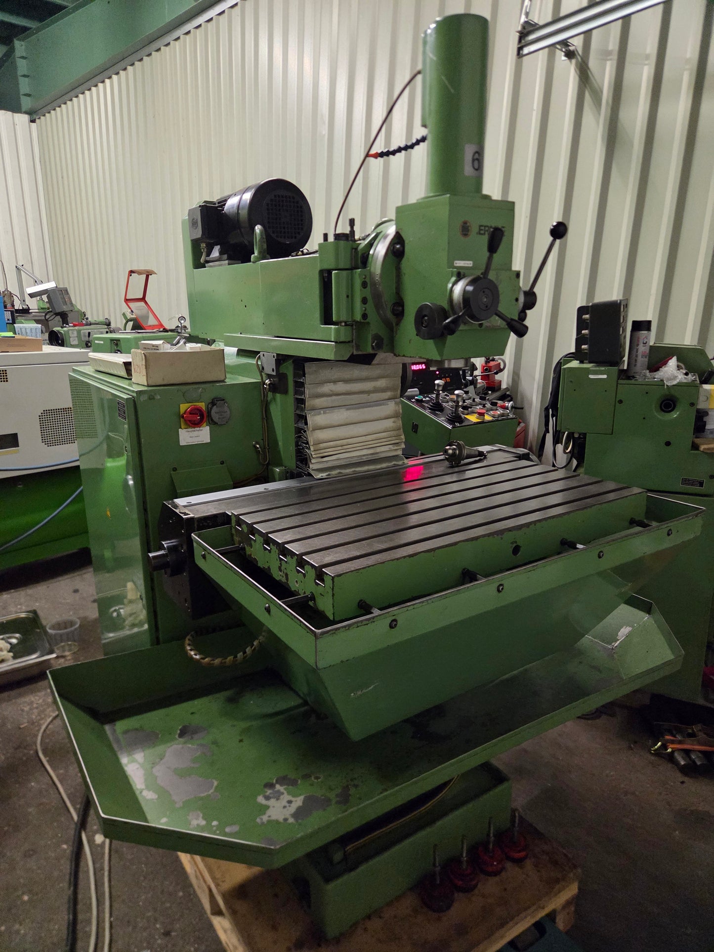 Hermle UWF801 Fräsmaschine
