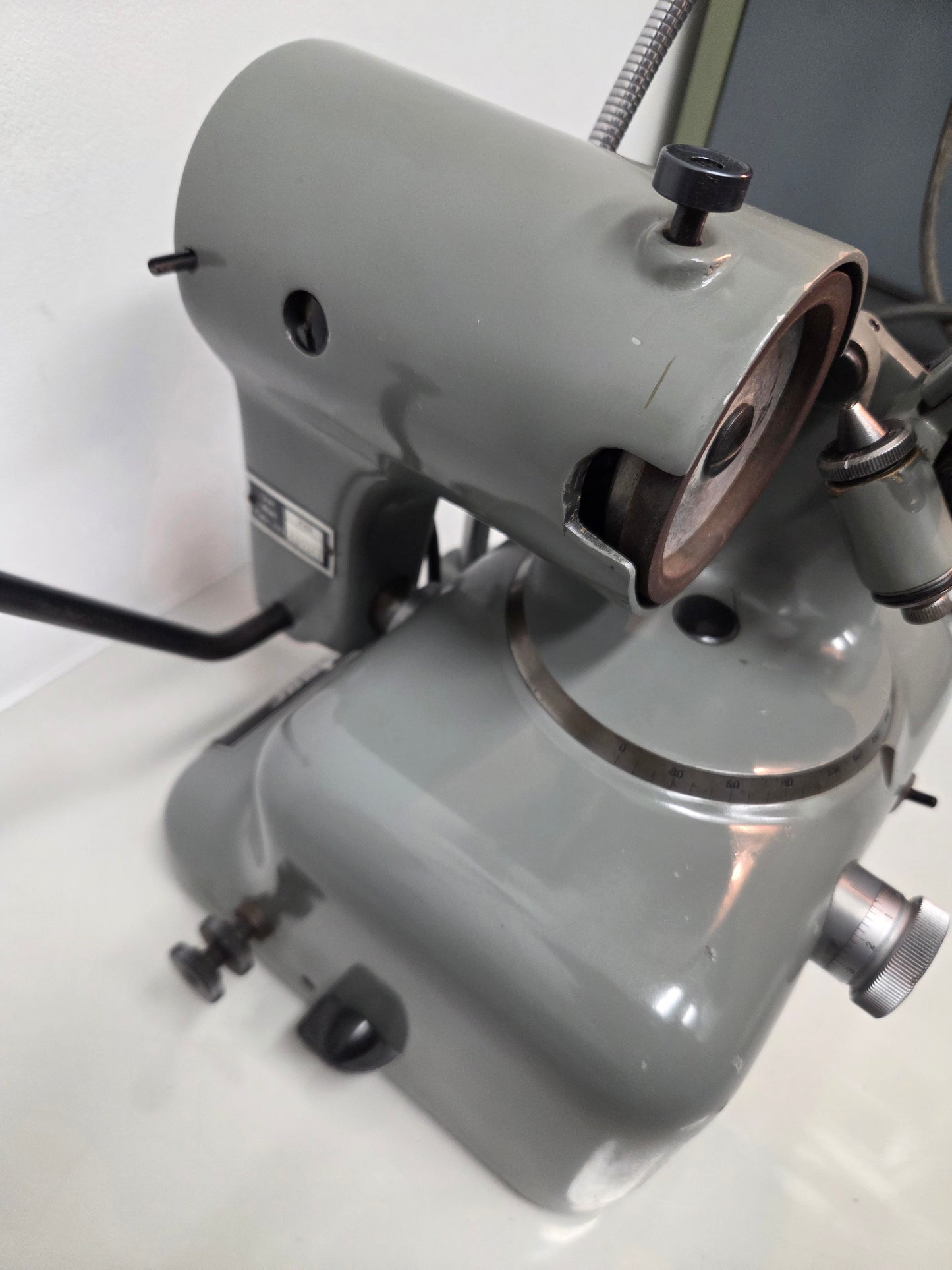 Meteor KBS-3 Präzisions Bohrerschleifmaschine
