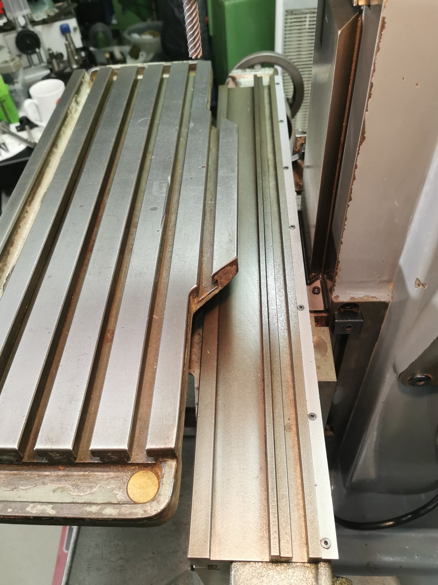 Schaublin 13 Präzisions Fräsmaschine mit Zubehör