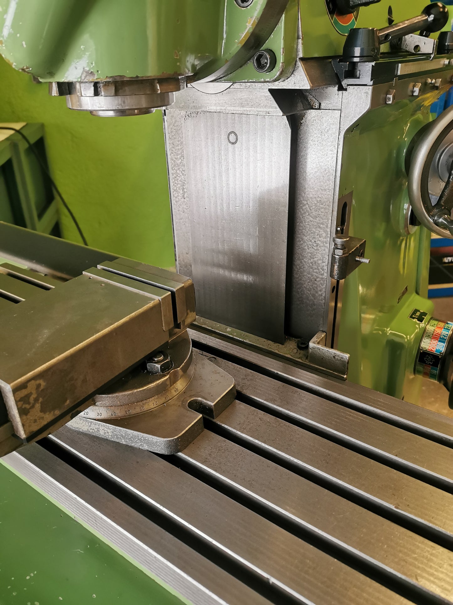 Aciera F4 Präzisions Universal Werkzeugfräsmaschine