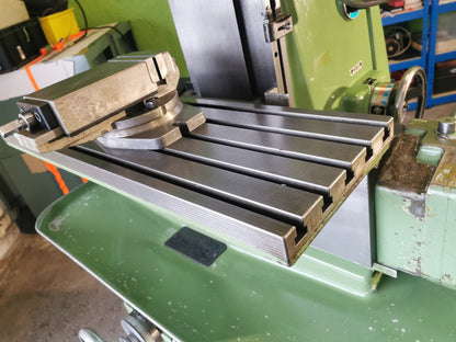 Aciera F4 Präzisions Universal Werkzeugfräsmaschine