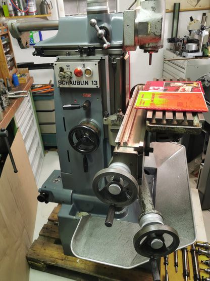 Schaublin 13 Präzisions Fräsmaschine mit Zubehör